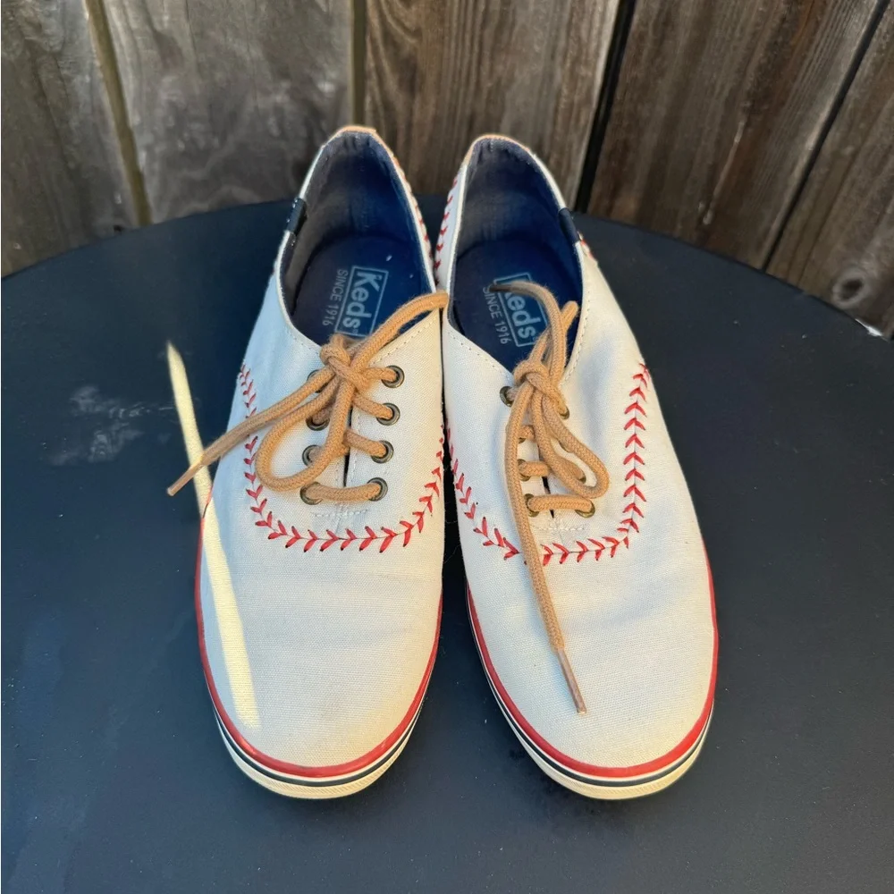 Keds Red and White Women's Kickstart Pennant Baseball Sneaker Size 6.5 lace-up